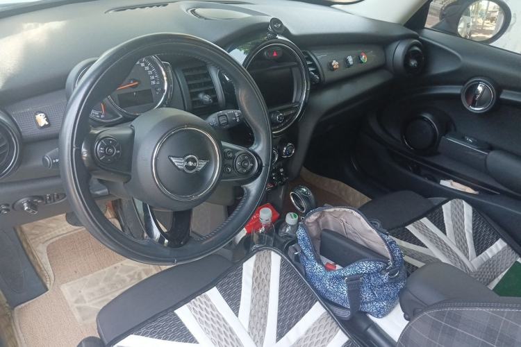 Used MINI 2016 1.5T COOPER Center Console