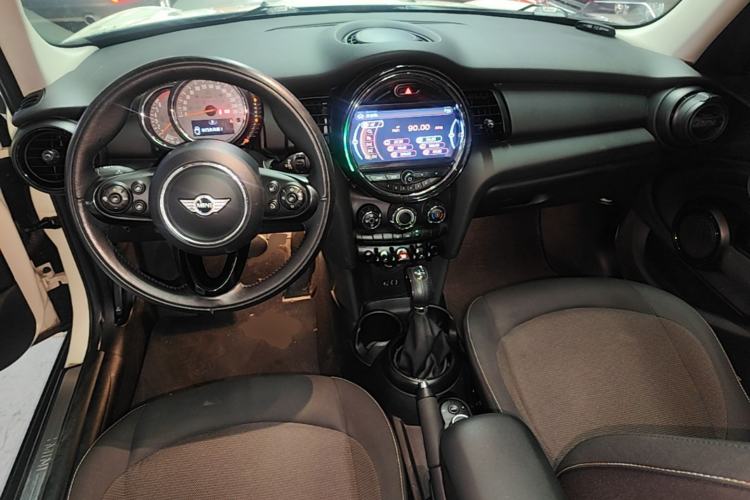 Used MINI 2016 1.2T ONE Five-Door Edition Center Console