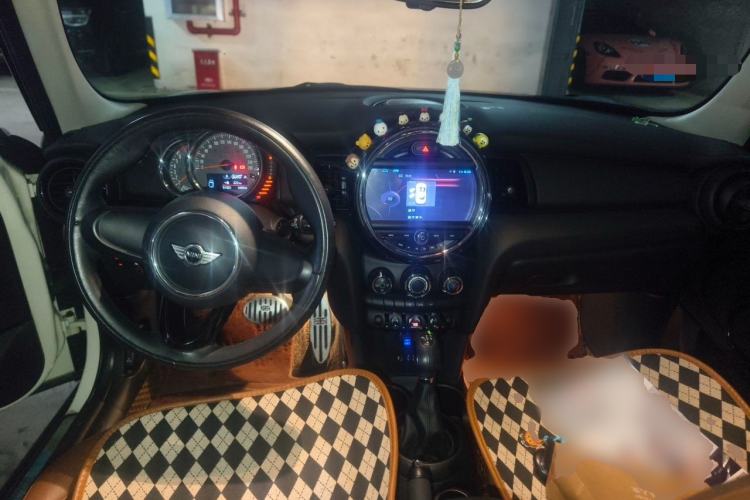 Used MINI 2016 1.2T ONE Five-Door Edition Center Console