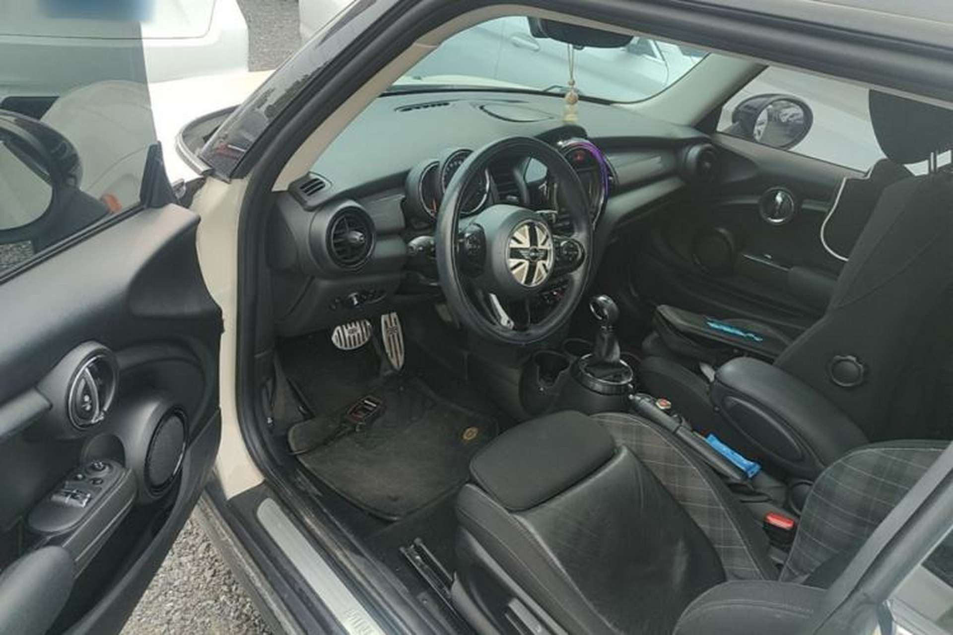 Used MINI 2016 1.5T COOPER Center Console