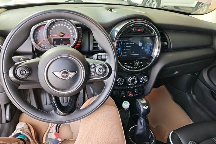 Used MINI 2016 1.2T ONE Pioneer Edition Center Console