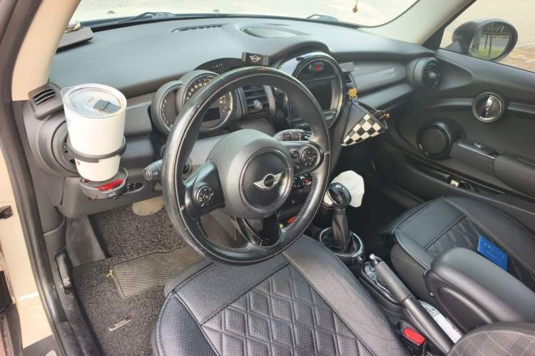 Used MINI 2016 1.5T COOPER Center Console
