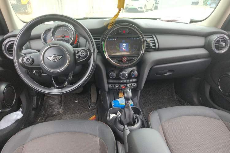 Used MINI 2016 1.2T ONE Pioneer Edition Five-Door Version Center Console