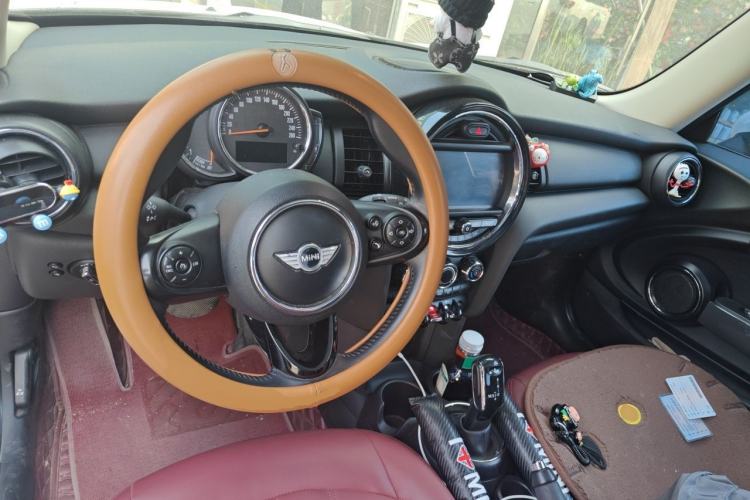 Used MINI 2016 1.5T COOPER Center Console