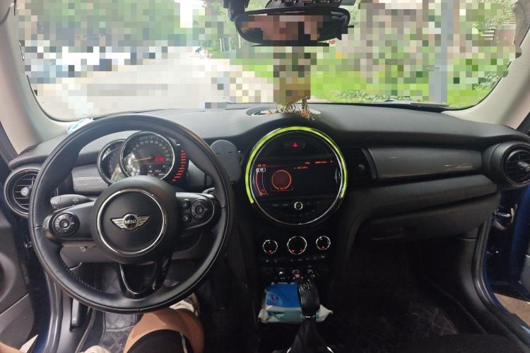 Used MINI 2016 1.5T COOPER Avant-Garde Center Console
