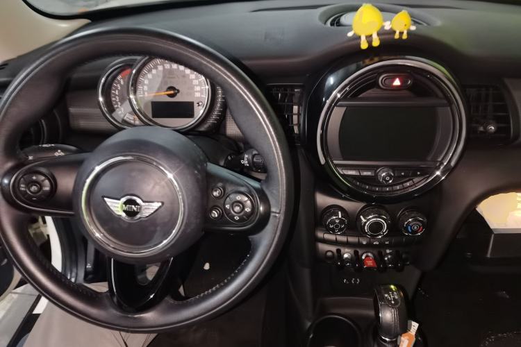 Used MINI 2016 1.5T COOPER Center Console