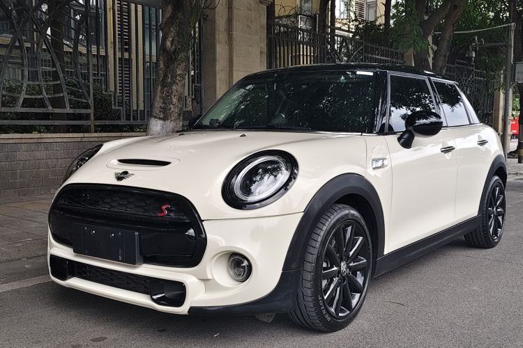 Used MINI 2016 2.0T COOPER S Pioneer Edition Five-Door Model Guazi used car, China used car export, Used car for sale, Used cars, Cheapest cars for sale