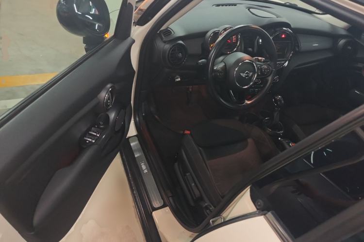 Used MINI 2016 1.5T COOPER Five-Door Edition Driver Seat