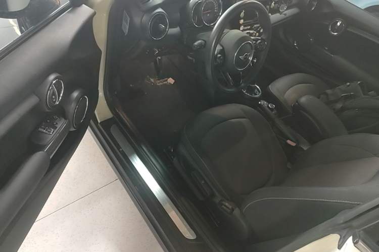 Used MINI 2016 1.2T ONE Pioneer Edition Driver Seat