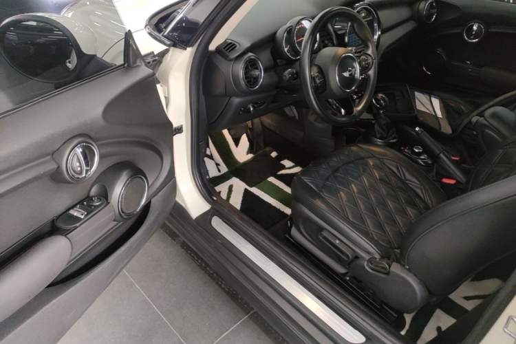 Used MINI 2016 1.2T ONE Pioneer Edition Driver Seat