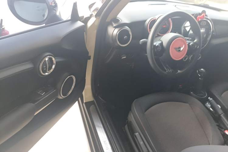 Used MINI 2016 1.2T ONE Pioneer Edition Driver Seat