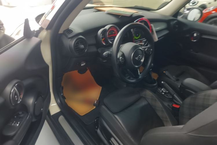 Used MINI 2016 1.5T COOPER Avant-Garde Driver Seat
