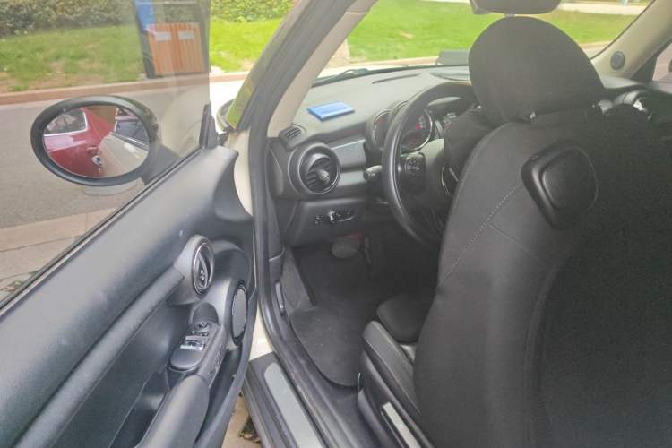 Used MINI 2016 1.5T COOPER Avant-Garde Driver Seat