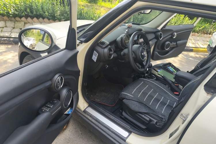 Used MINI 2016 1.2T ONE Pioneer Edition Five-Door Version Driver Seat