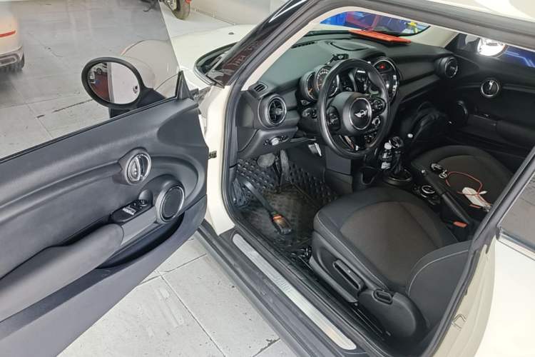 Used MINI 2016 1.2T ONE Pioneer Edition Driver Seat