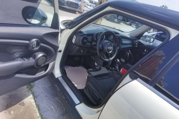 Used MINI 2016 1.5T COOPER Five-Door Edition Driver Seat