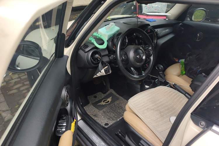 Used MINI 2016 1.5T COOPER Five-Door Edition Driver Seat