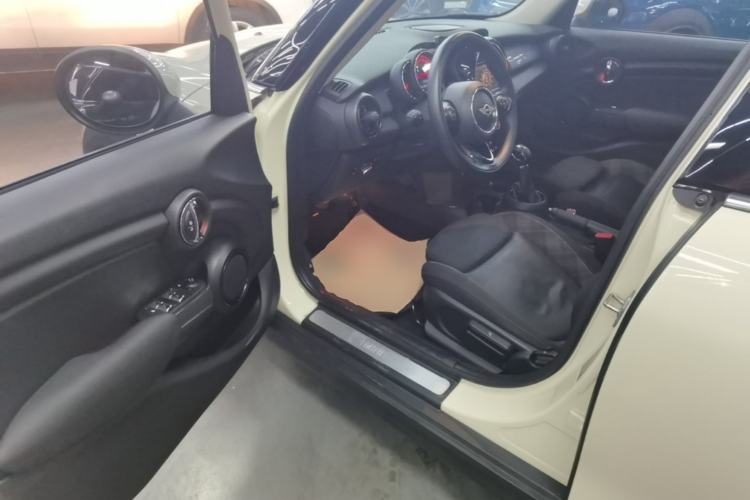 Used MINI 2016 1.5T COOPER Five-Door Edition Driver Seat