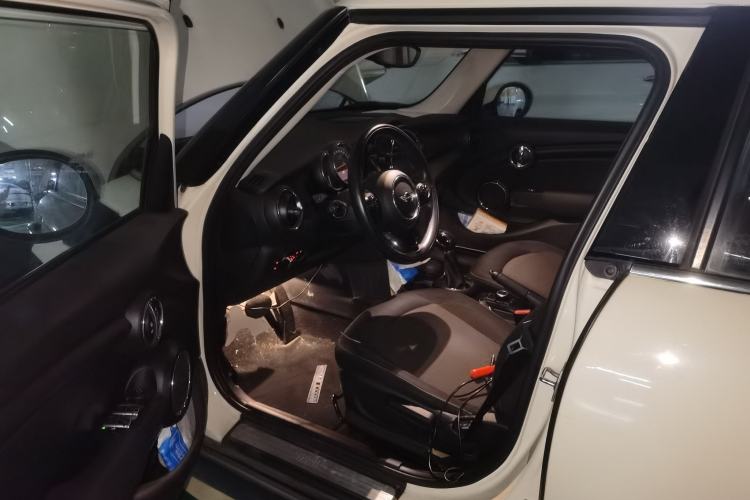 Used MINI 2016 1.2T ONE Pioneer Edition Five-Door Version Driver Seat