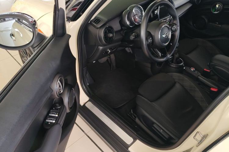 Used MINI 2016 1.5T COOPER Five-Door Edition Driver Seat