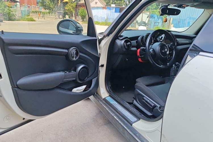 Used MINI 2016 1.5T COOPER Five-Door Edition Driver Seat