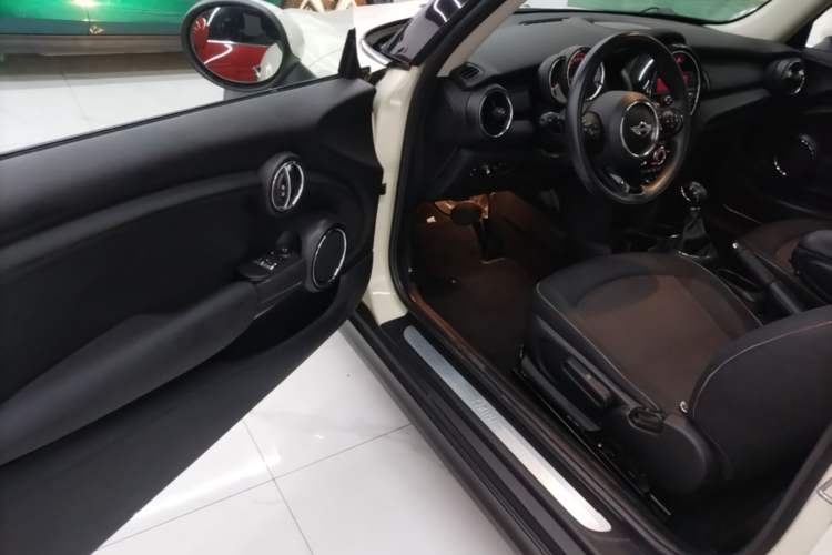 Used MINI 2016 1.2T ONE Pioneer Edition Driver Seat