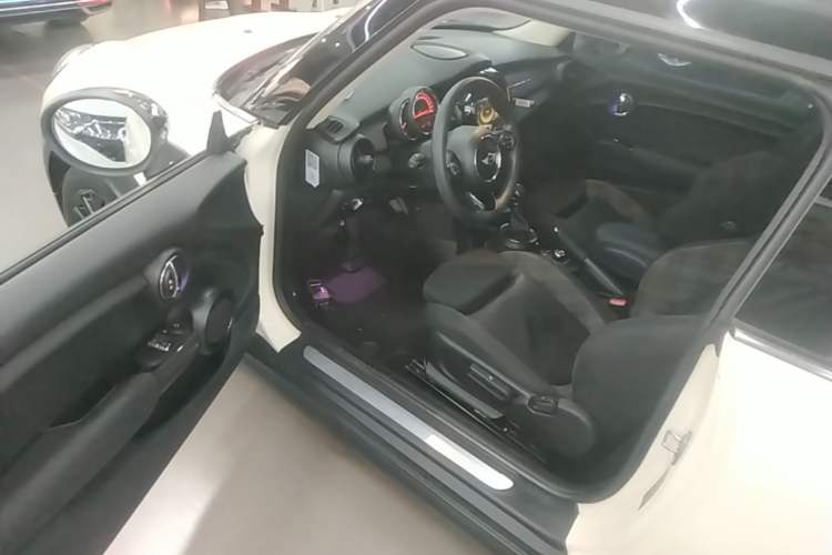 Used MINI 2016 1.5T COOPER Driver Seat