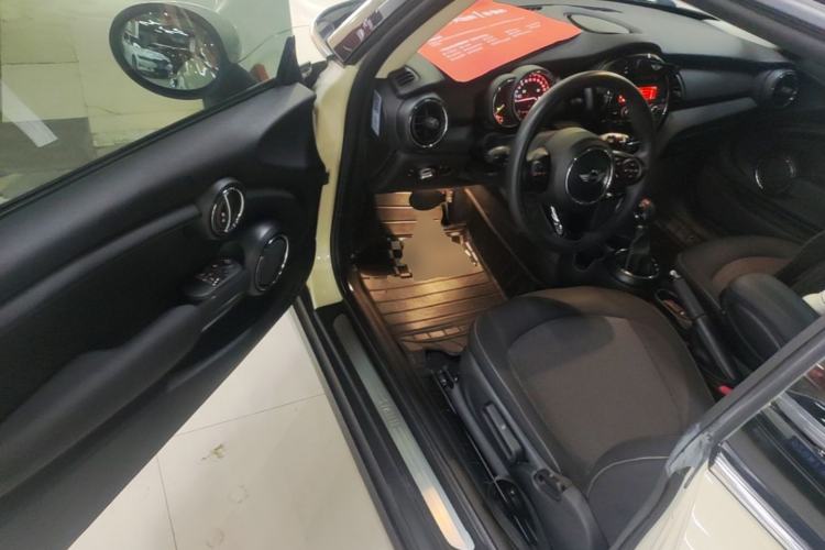 Used MINI 2016 1.2T ONE Pioneer Edition Driver Seat