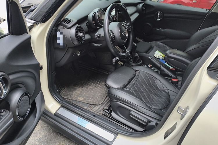 Used MINI 2016 1.5T COOPER Five-Door Edition Driver Seat