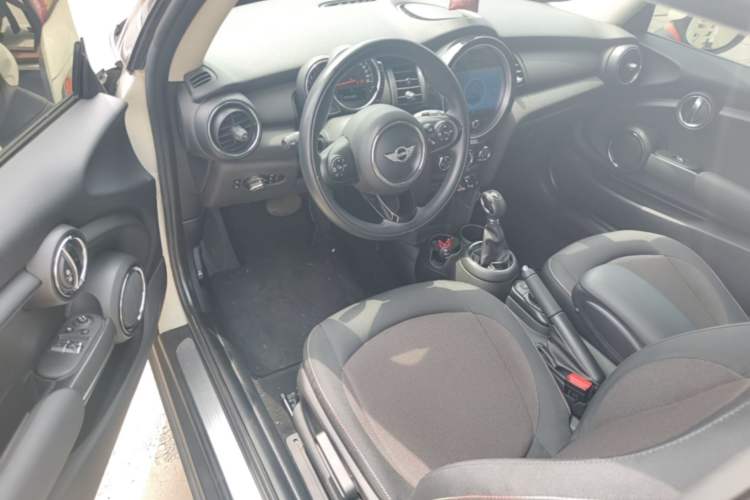 Used MINI 2016 1.2T ONE Pioneer Edition Driver Seat