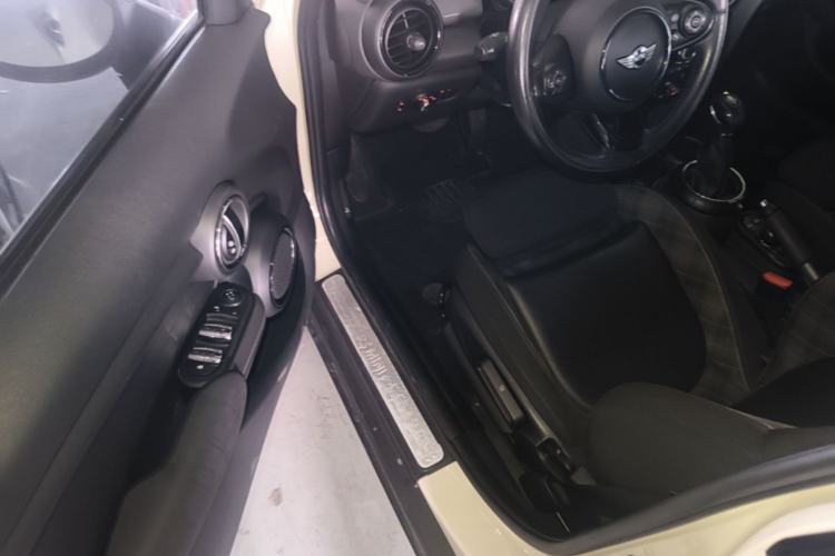 Used MINI 2016 1.5T COOPER Five-Door Edition Driver Seat