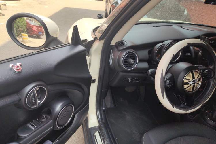 Used MINI 2016 1.2T ONE Pioneer Edition Driver Seat