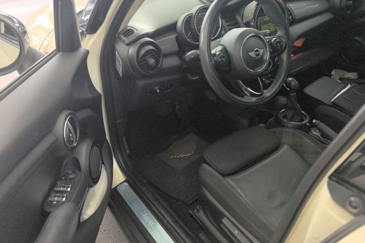 Used MINI 2016 1.5T COOPER Five-Door Edition Driver Seat