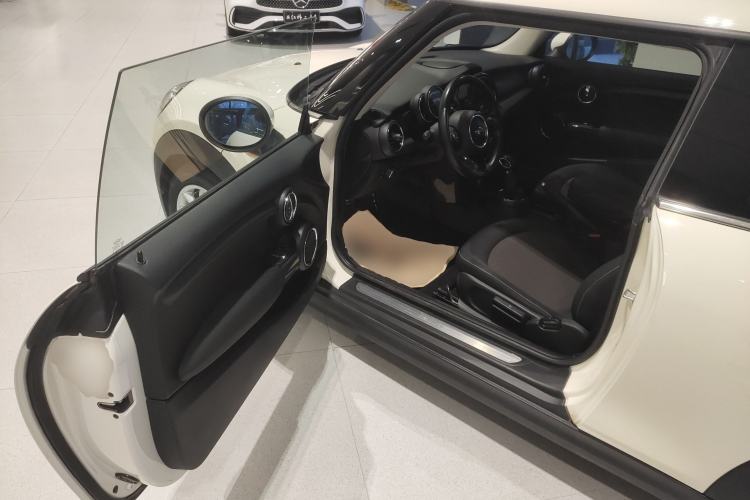 Used MINI 2016 1.2T ONE Pioneer Edition Driver Seat