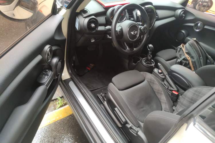 Used MINI 2016 1.5T COOPER Driver Seat