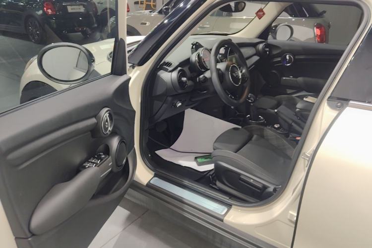 Used MINI 2016 1.5T COOPER Five-Door Edition Driver Seat