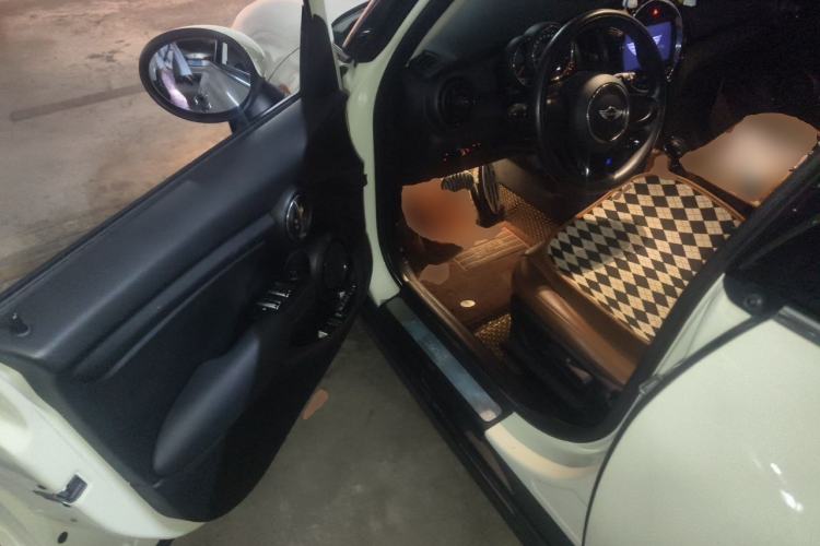 Used MINI 2016 1.2T ONE Five-Door Edition Driver Seat