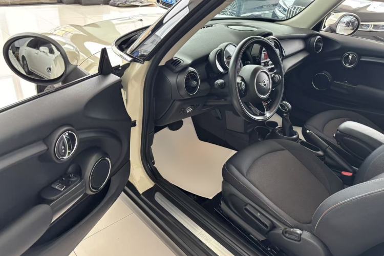 Used MINI 2016 1.2T ONE Pioneer Edition Driver Seat
