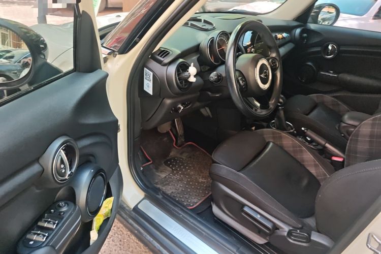 Used MINI 2016 1.5T COOPER Five-Door Edition Driver Seat