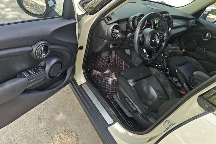 Used MINI 2016 1.5T COOPER Five-Door Edition Driver Seat