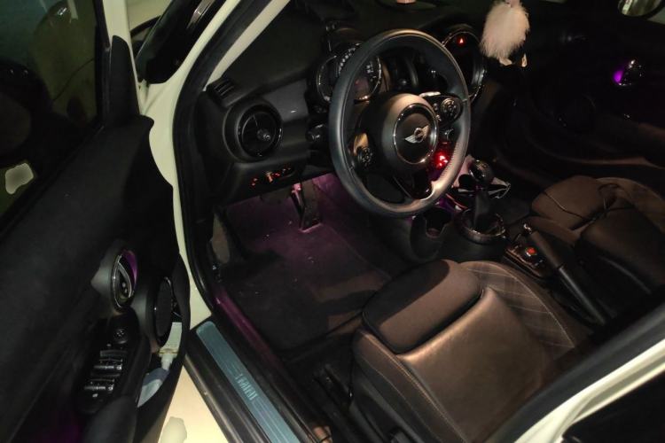 Used MINI 2016 1.5T COOPER Five-Door Edition Driver Seat
