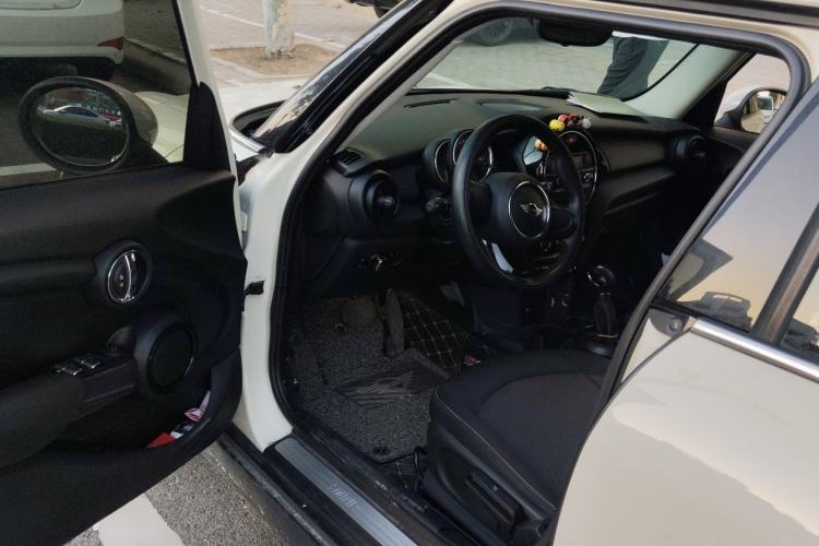 Used MINI 2016 1.2T ONE Five-Door Edition Driver Seat
