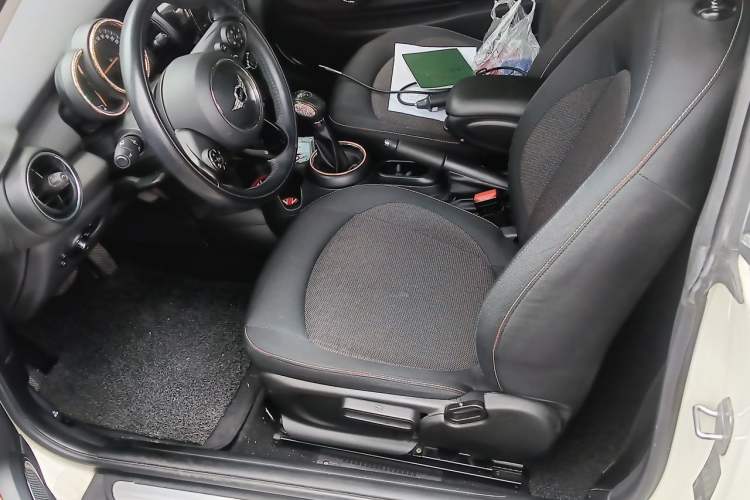 Used MINI 2016 1.2T ONE Driver Seat