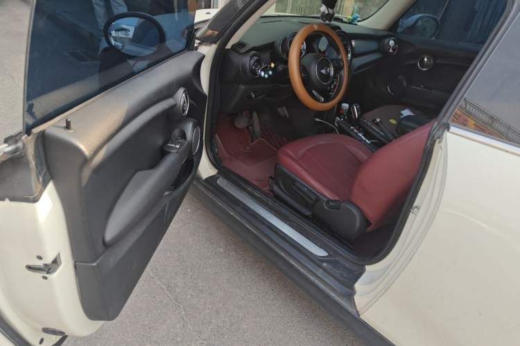 Used MINI 2016 1.5T COOPER Driver Seat