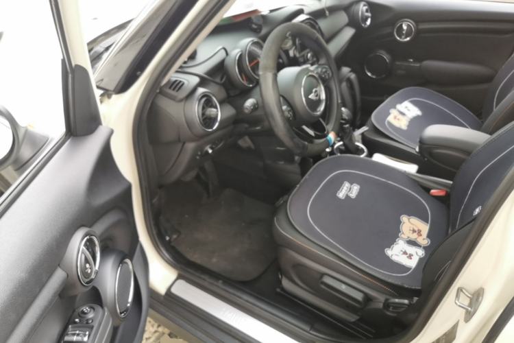Used MINI 2016 1.2T ONE Pioneer Edition Five-Door Version Driver Seat