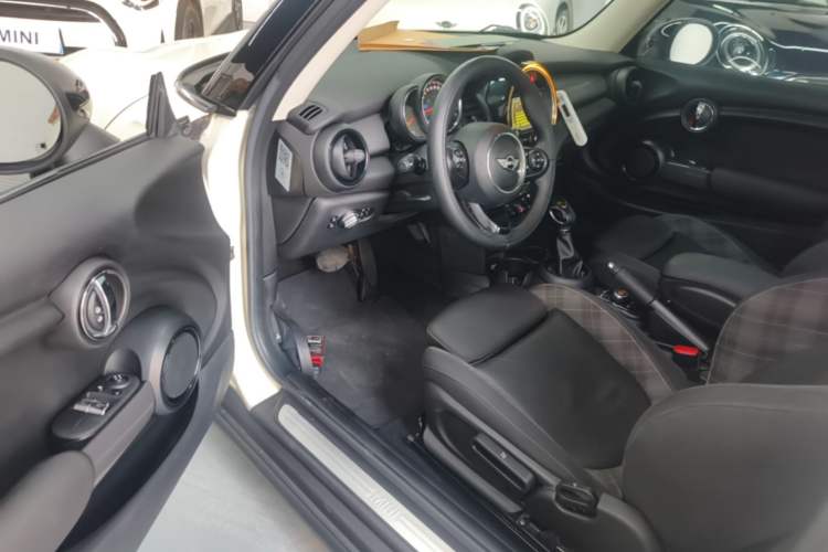 Used MINI 2016 1.5T COOPER Driver Seat