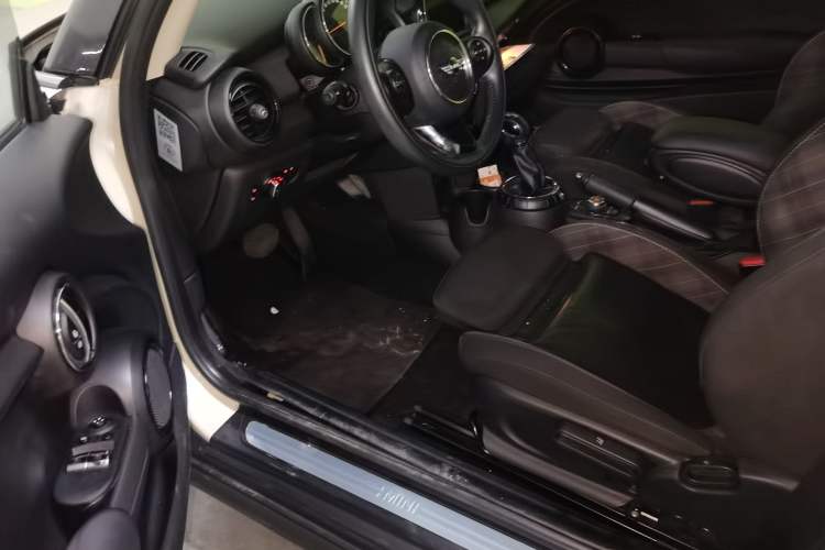 Used MINI 2016 1.5T COOPER Driver Seat
