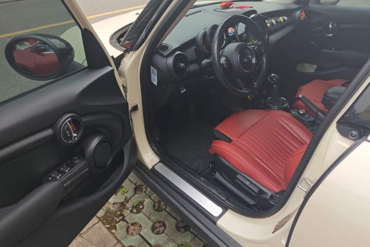 Used MINI 2016 1.5T COOPER Five-Door Edition Driver Seat