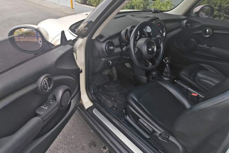 Used MINI 2016 1.2T ONE Driver Seat