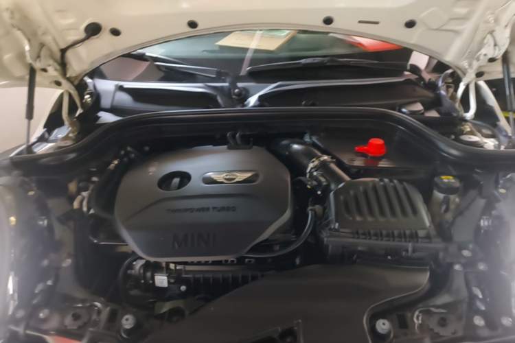 Used MINI 2016 1.5T COOPER Avant-Garde Engine Bay